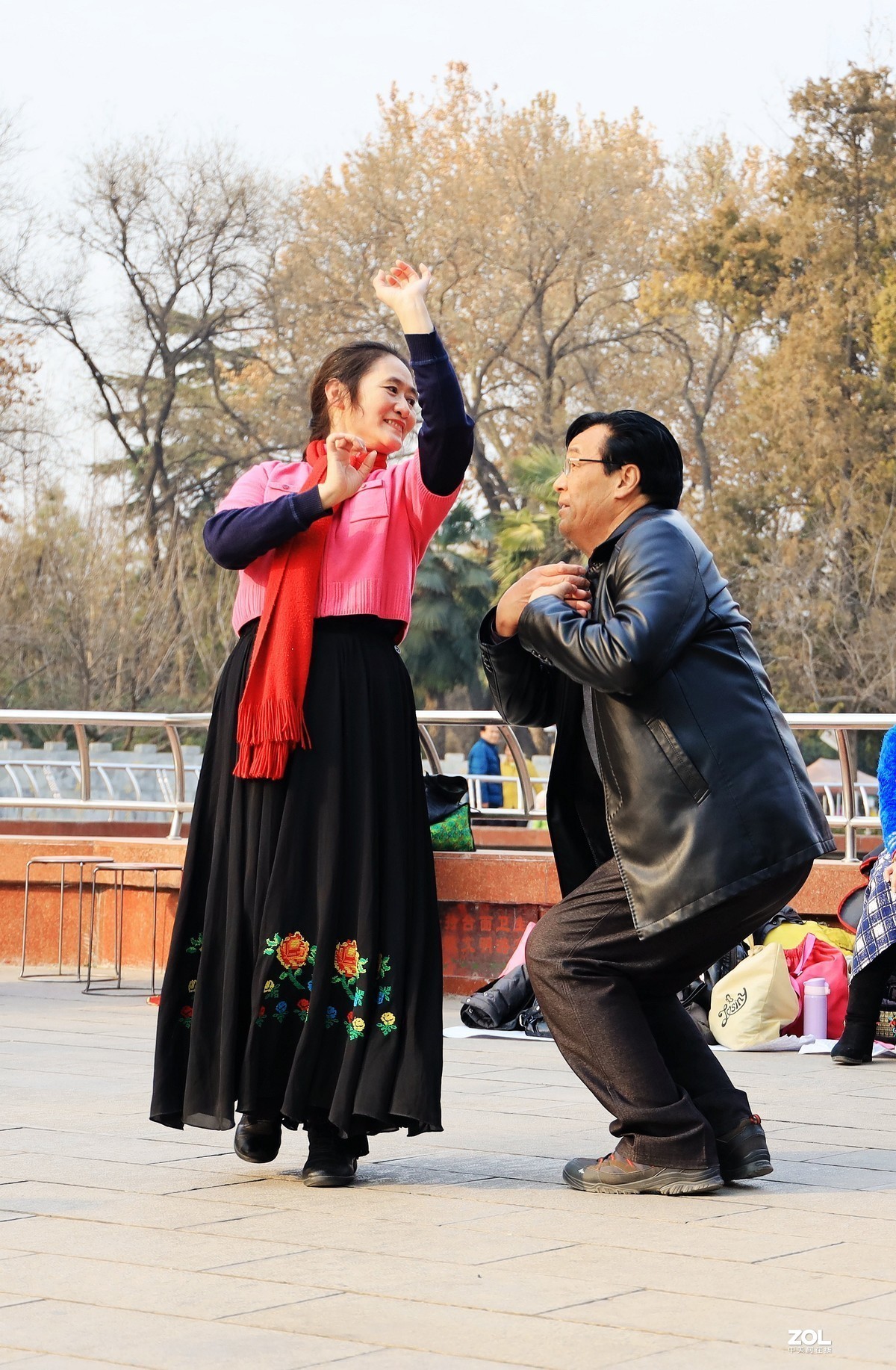 老有所乐--跳舞的人们《10》