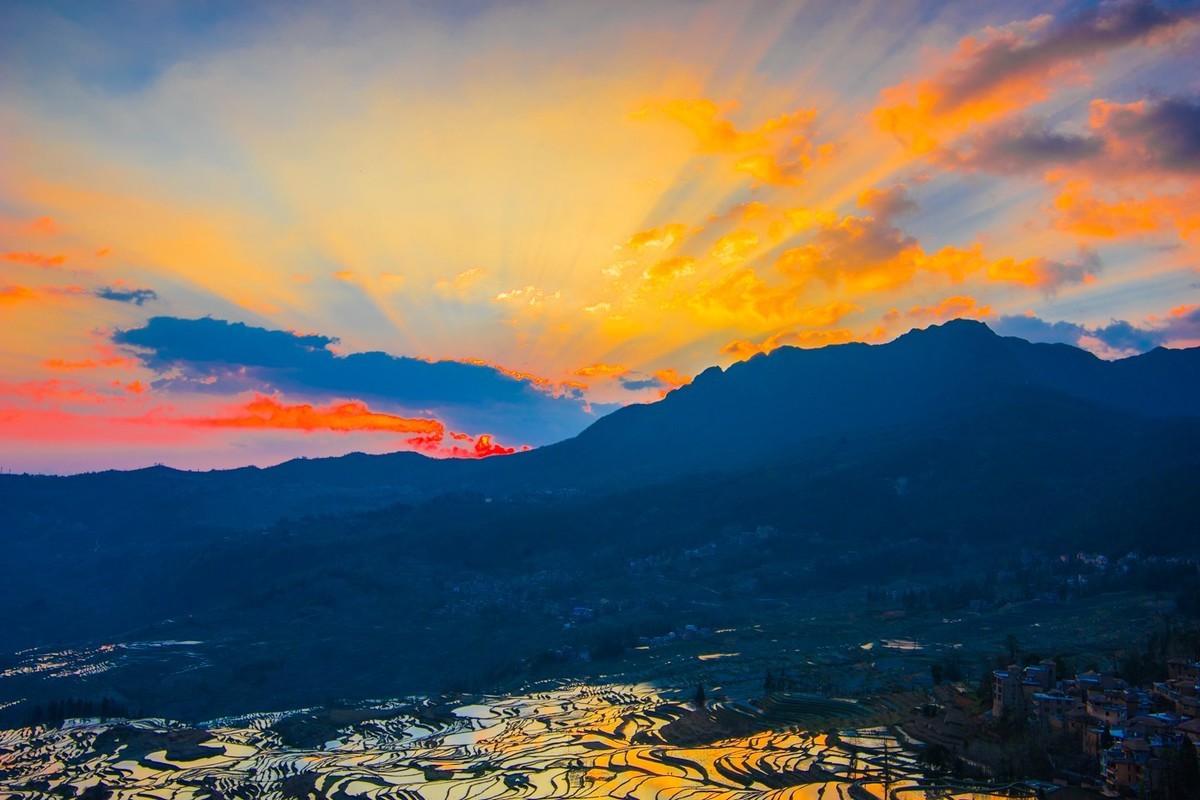 彩云之南之元阳多依树梯田的日出