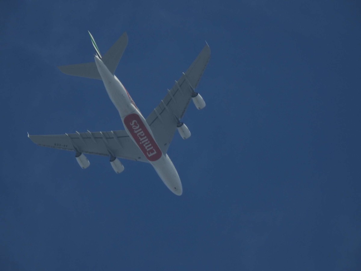 外滩抓拍阿联酋航空A380
