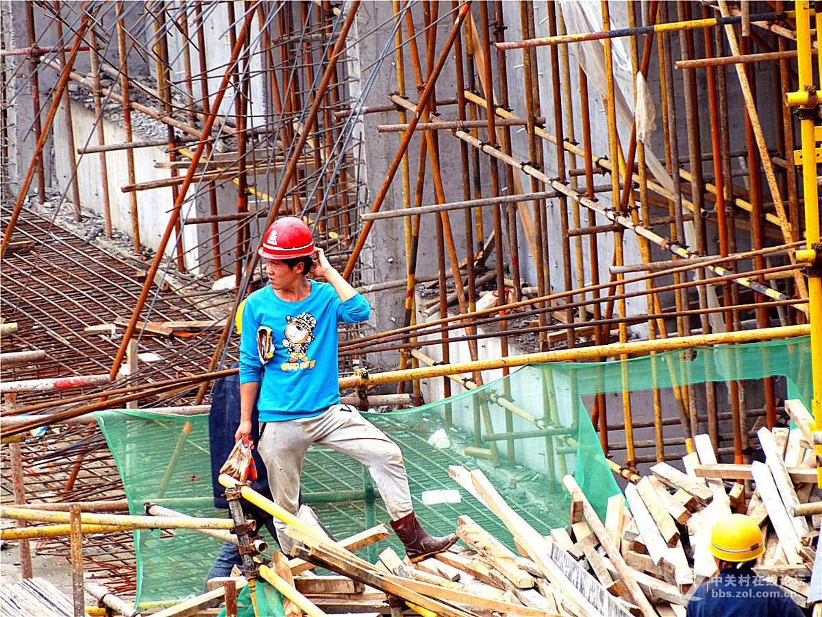 高楼大厦和财富的创造者们    （远摄）