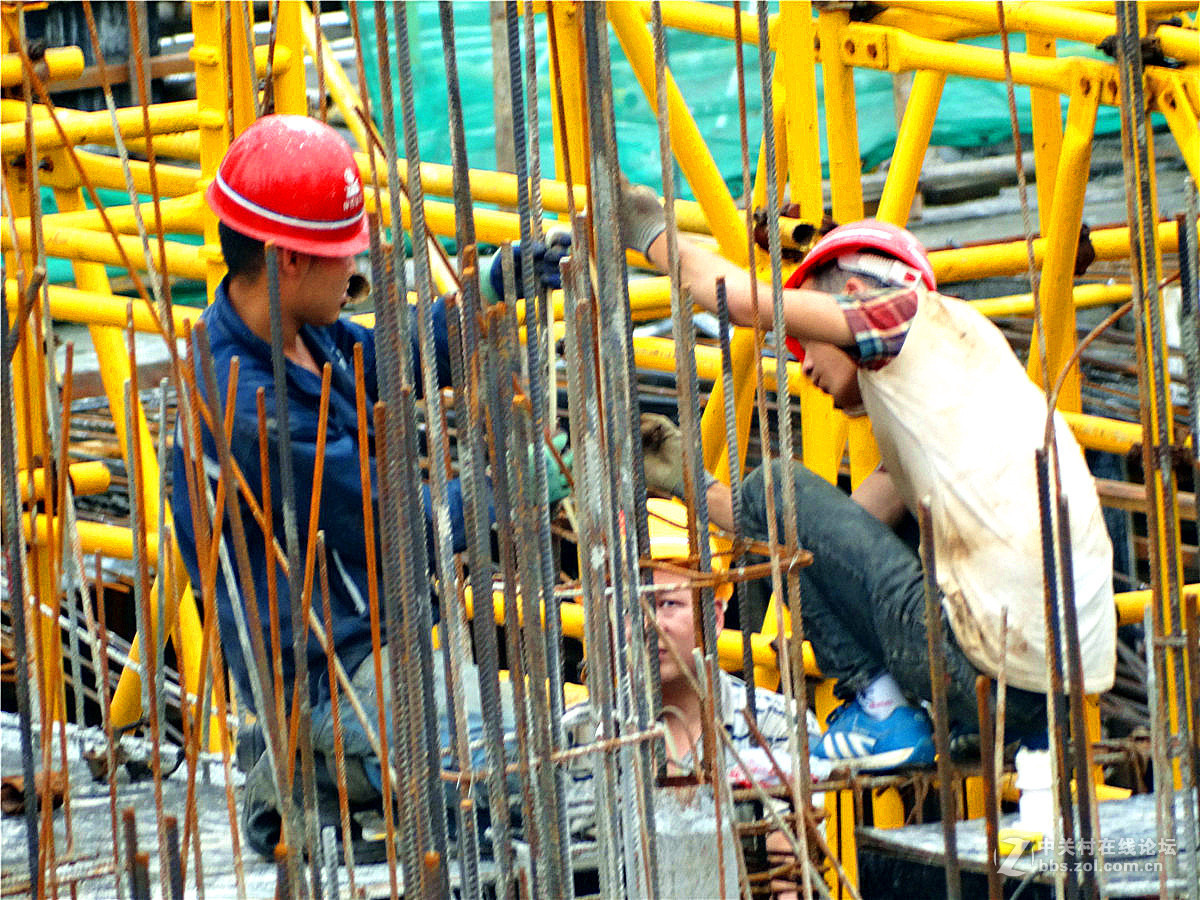 高楼大厦和财富的创造者们    （远摄）