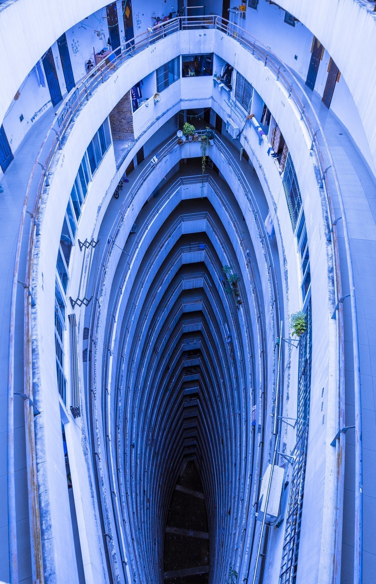 闹市中的流浪地球发动机