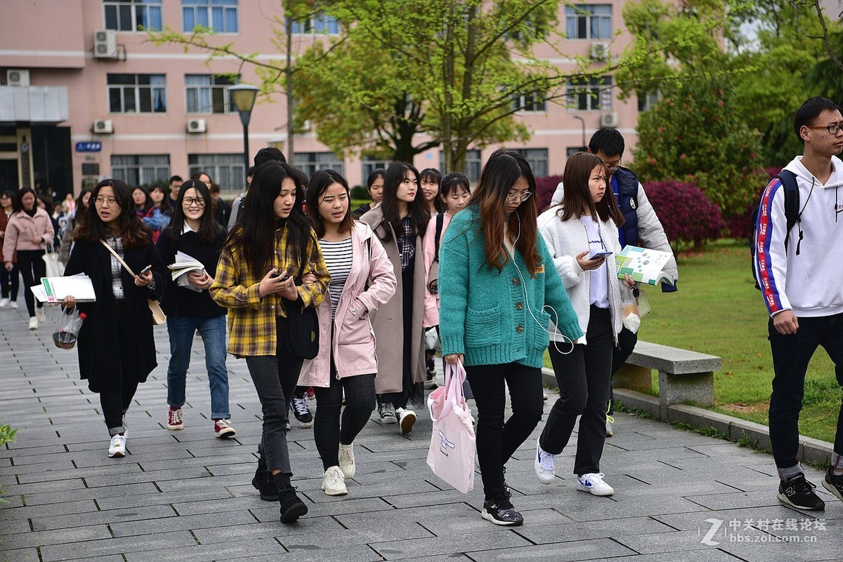 遇拍:学院下课啦,好多大学生!-中关村在线摄影论坛