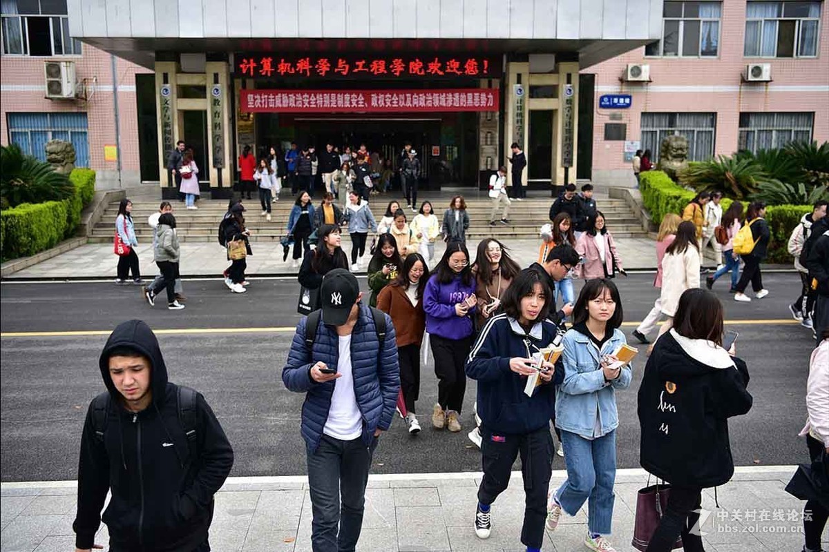 遇拍:学院下课啦,好多大学生!-中关村在线摄影论坛