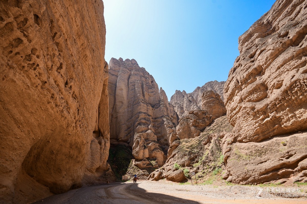 浑然天成鬼斧神工