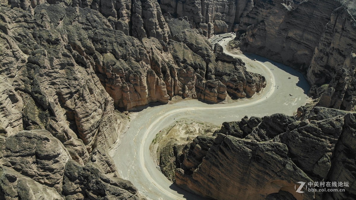 浑然天成鬼斧神工