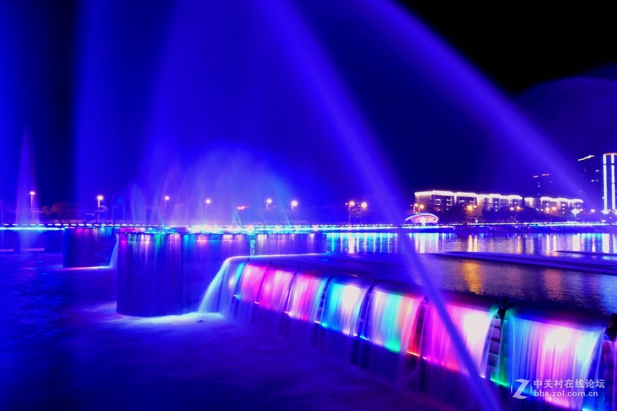 米易河边夜景