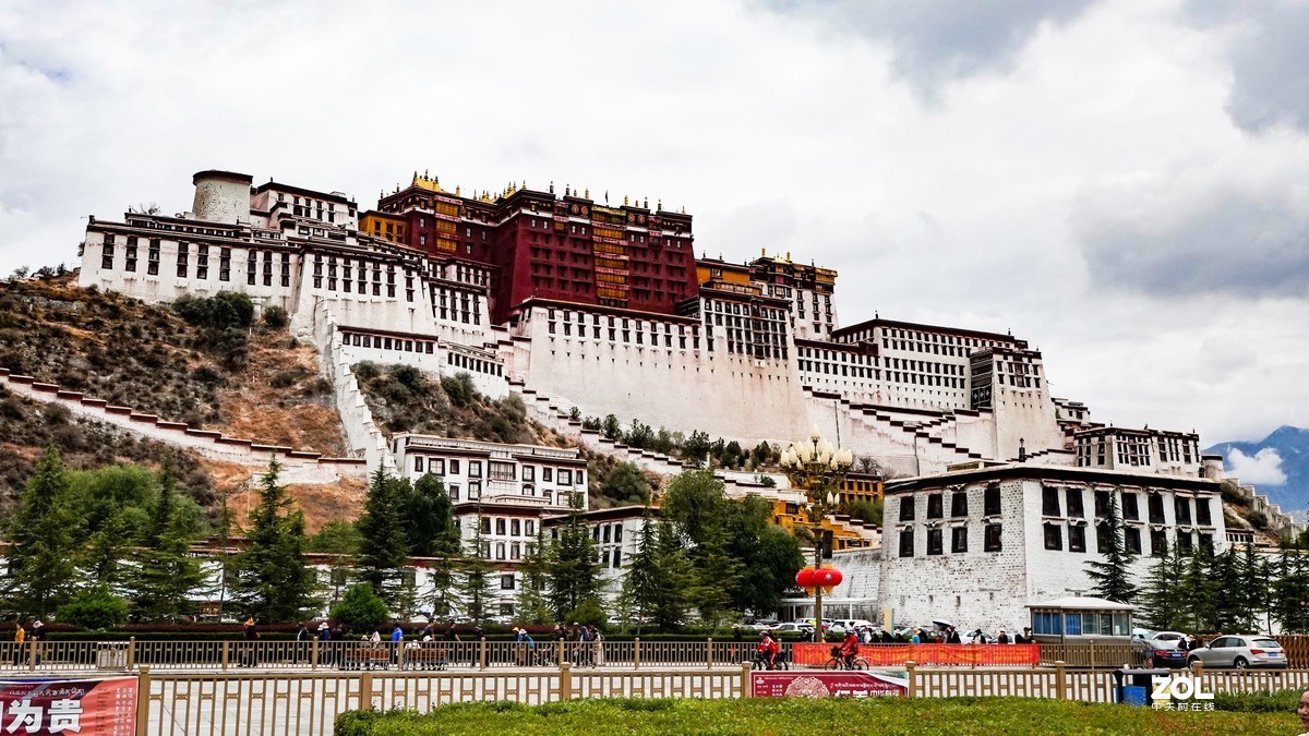 索尼FDR-AX700 多角度拍摄的布达拉宫