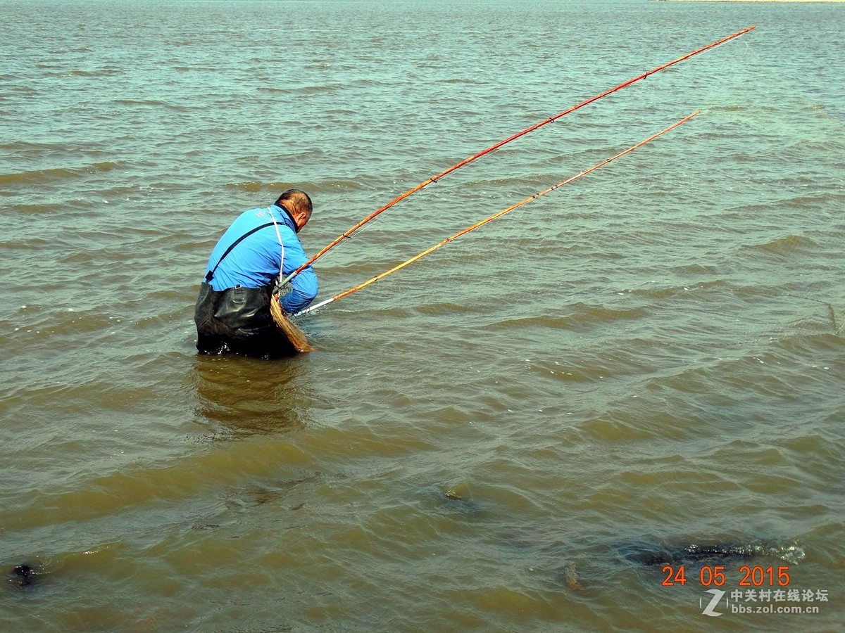 松花江边网鱼