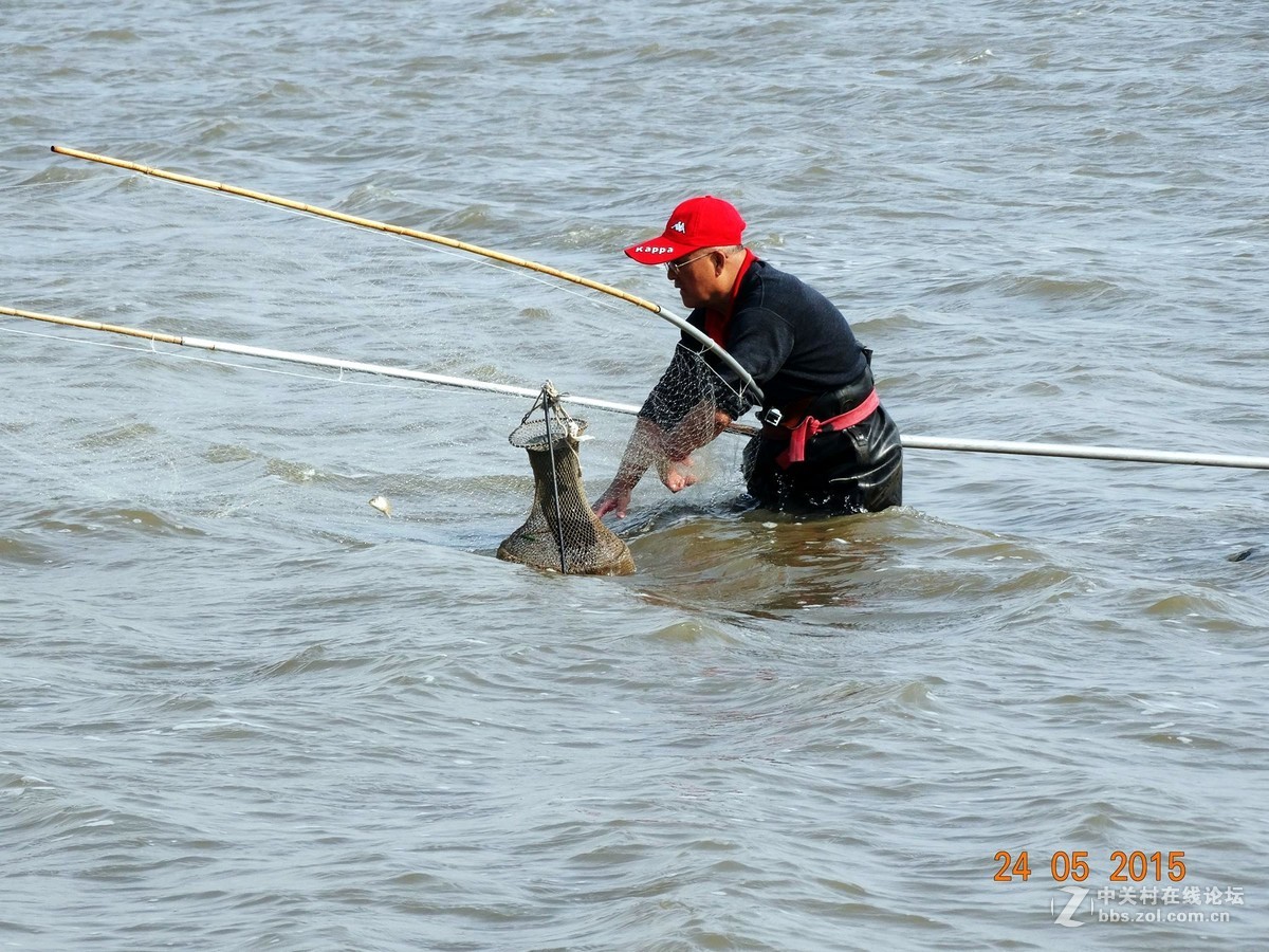 松花江边网鱼