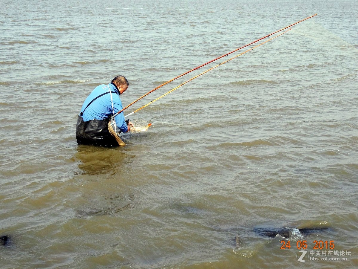 松花江边网鱼
