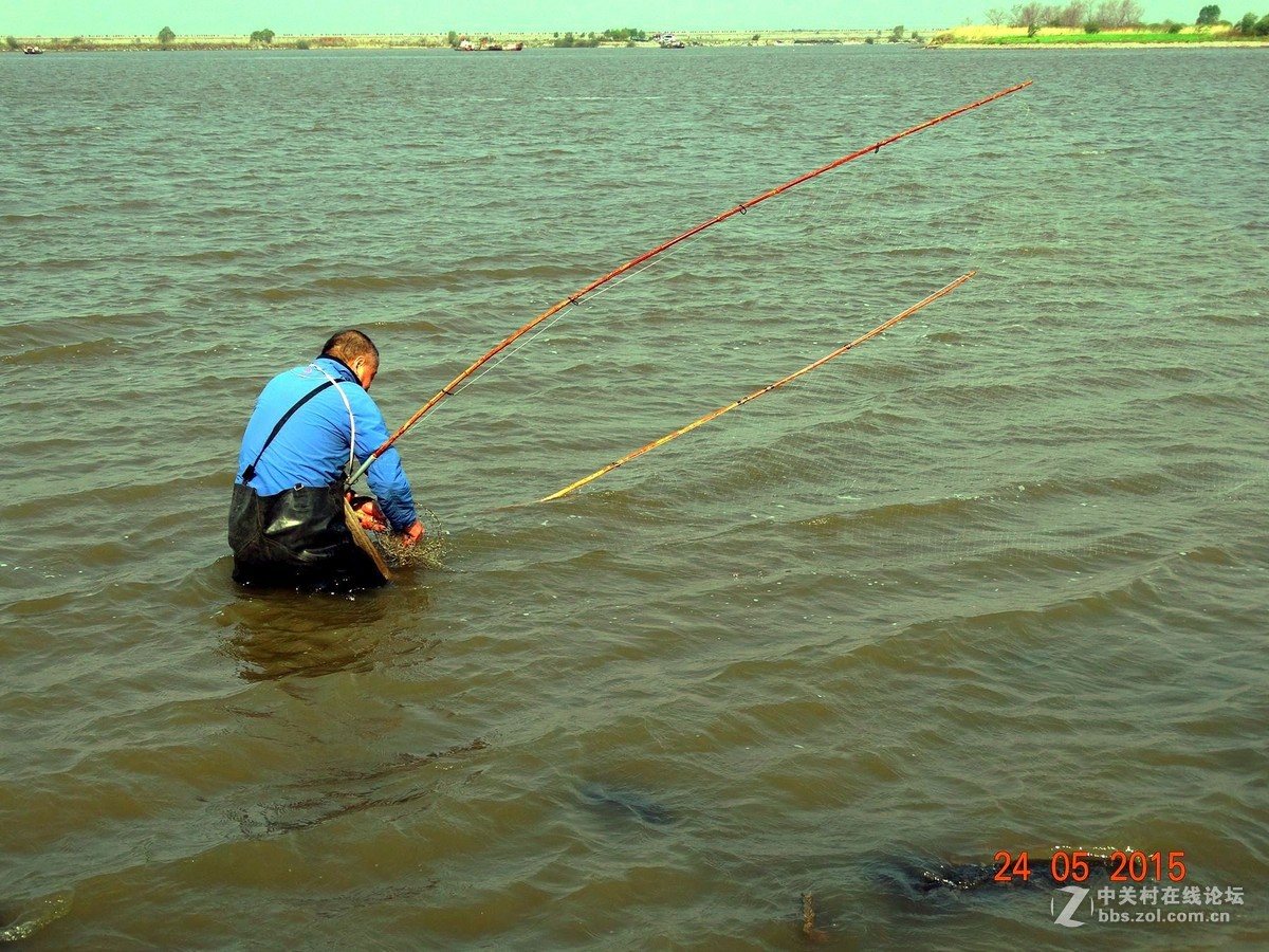松花江边网鱼