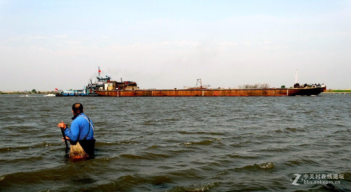 松花江边网鱼