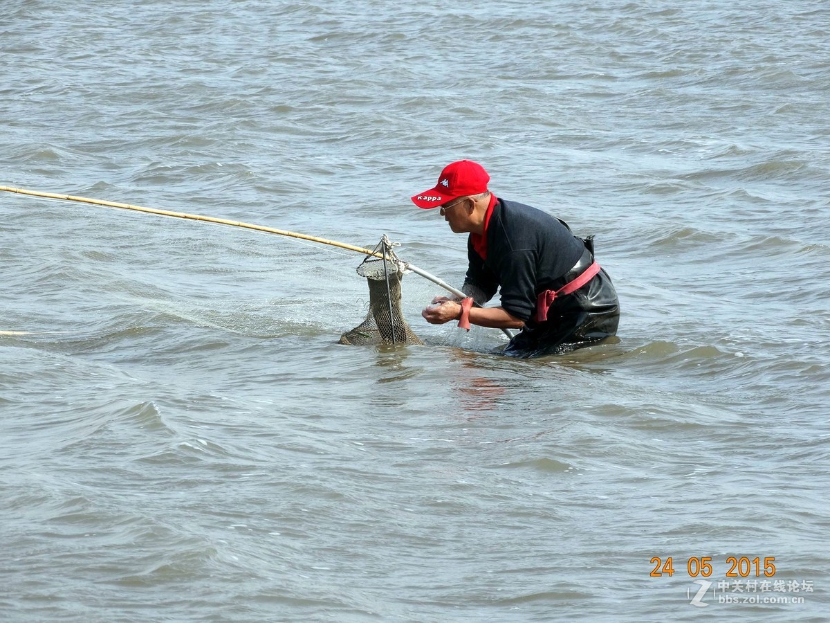 松花江边网鱼