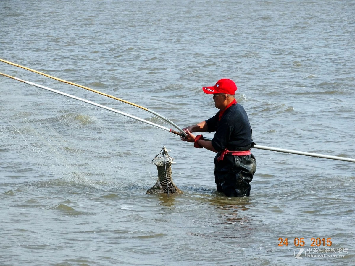 松花江边网鱼