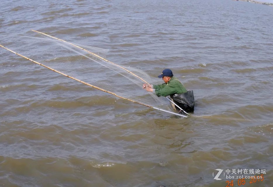 松花江边网鱼