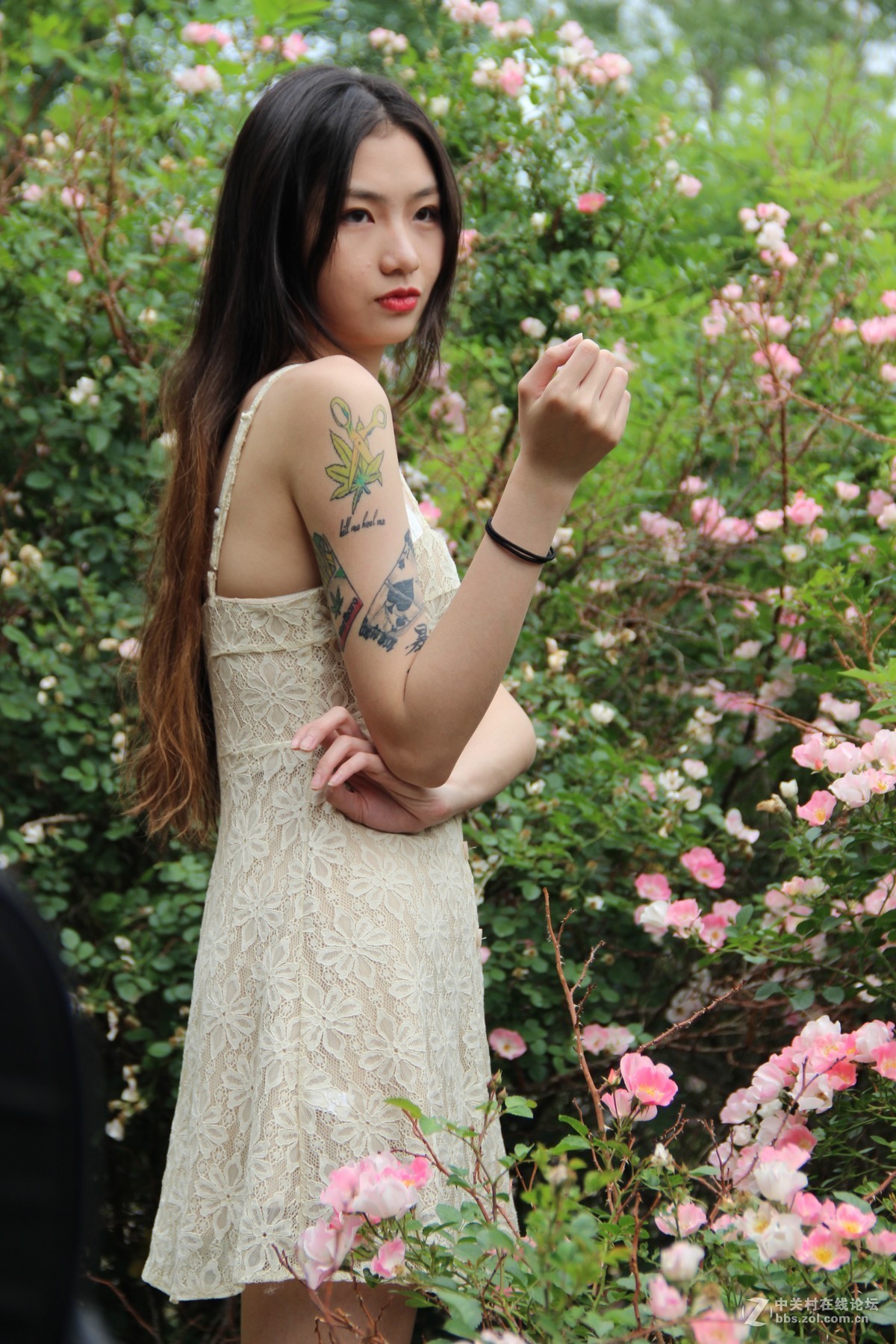 #夏天在哪里#奥森外拍美女