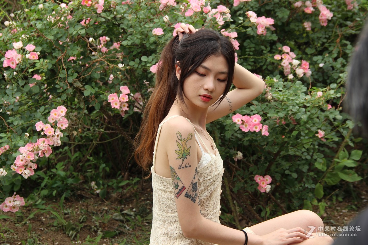 #夏天在哪里#奥森外拍美女