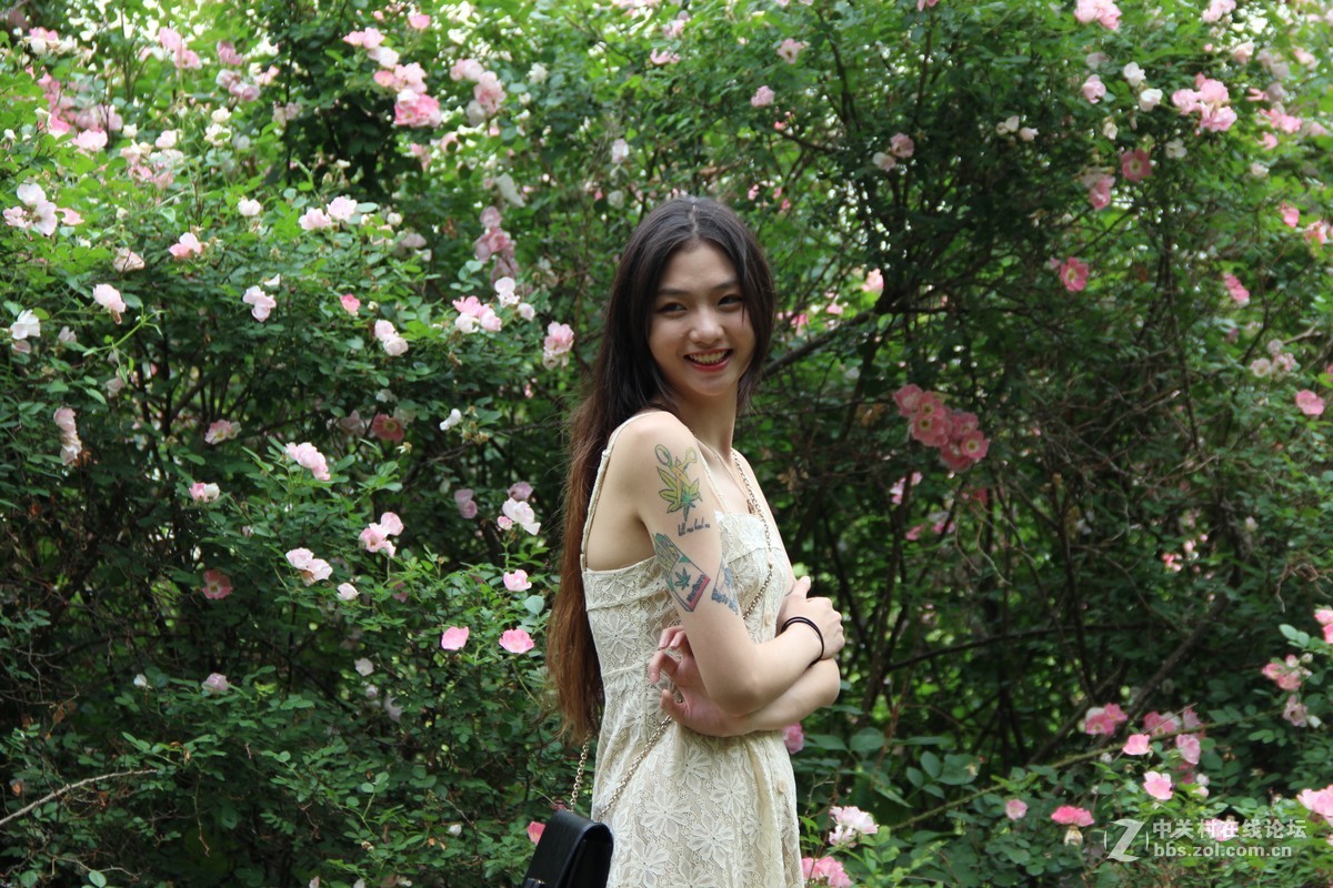 #夏天在哪里#奥森外拍美女