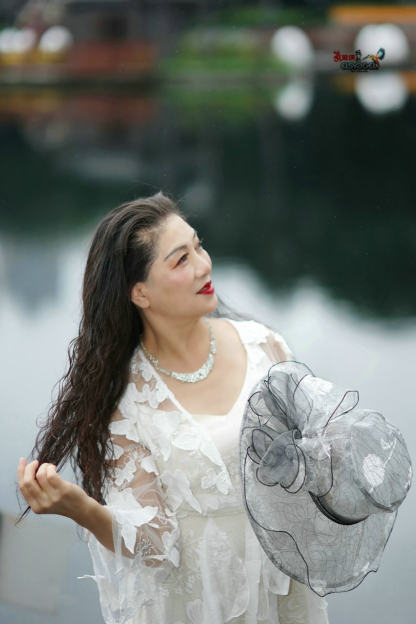 【雨天·荔湾湖情韵】----丽英