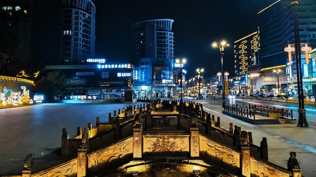 小城夜景