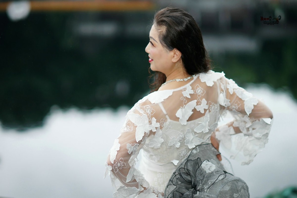 【雨天·荔湾湖情韵】----丽英