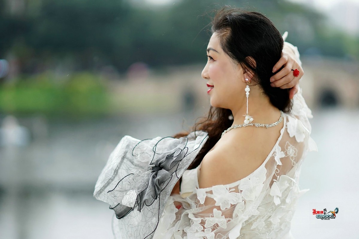 【雨天·荔湾湖情韵】----丽英