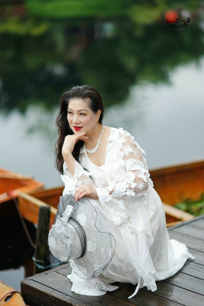 【雨天·荔湾湖情韵】----丽英