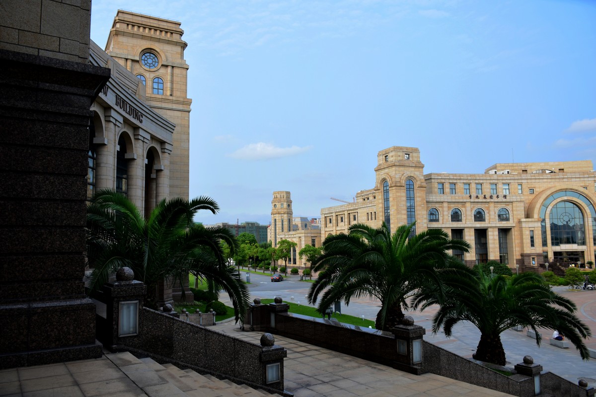 校园系列之复旦大学廖凯原法学楼