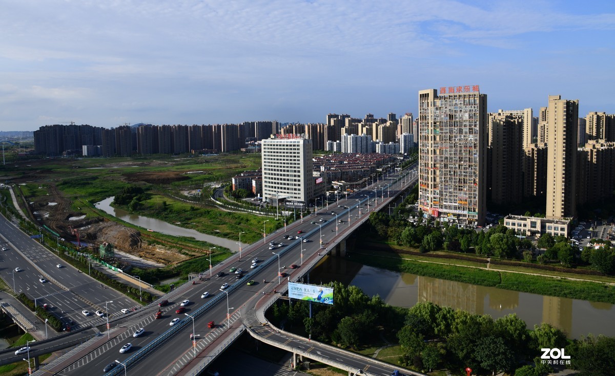 尼克尓24一120  俯拍