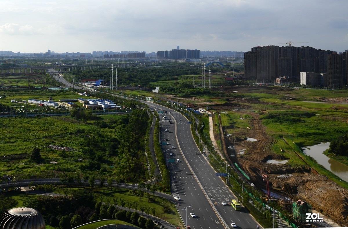 尼克尓24一120  俯拍