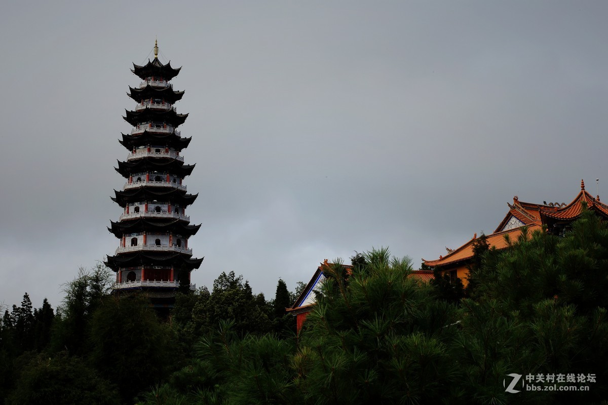 时晴时雨的老鹰山