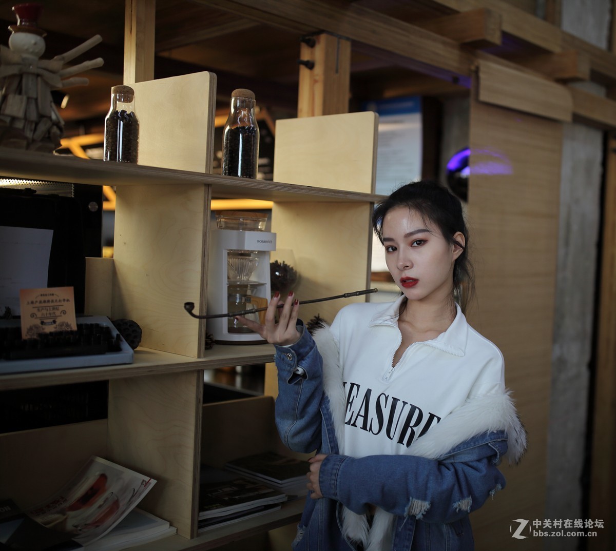 #抓住阳光来作画# 袈蓝春光正可人