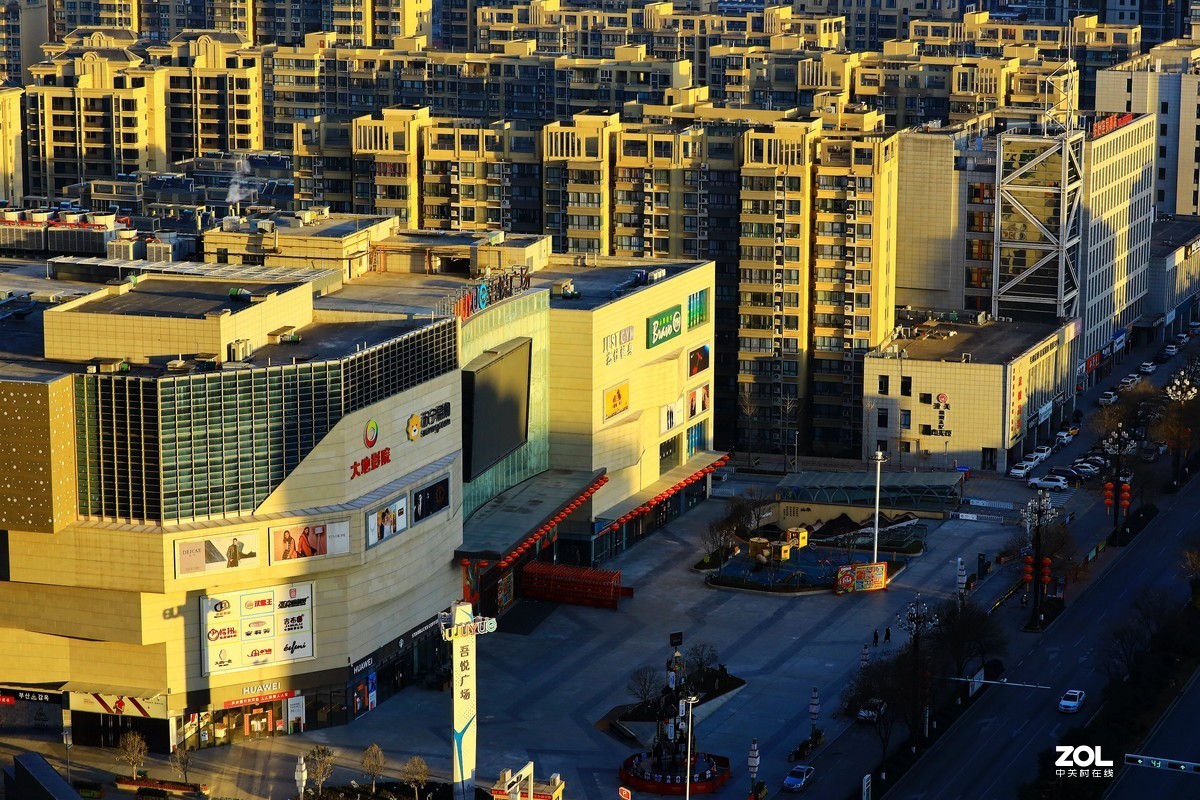 宅在家中看外面的城市