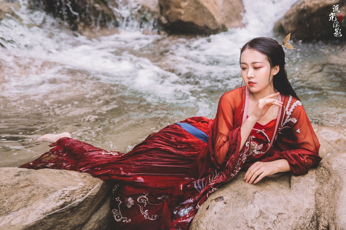 【流光溪影】