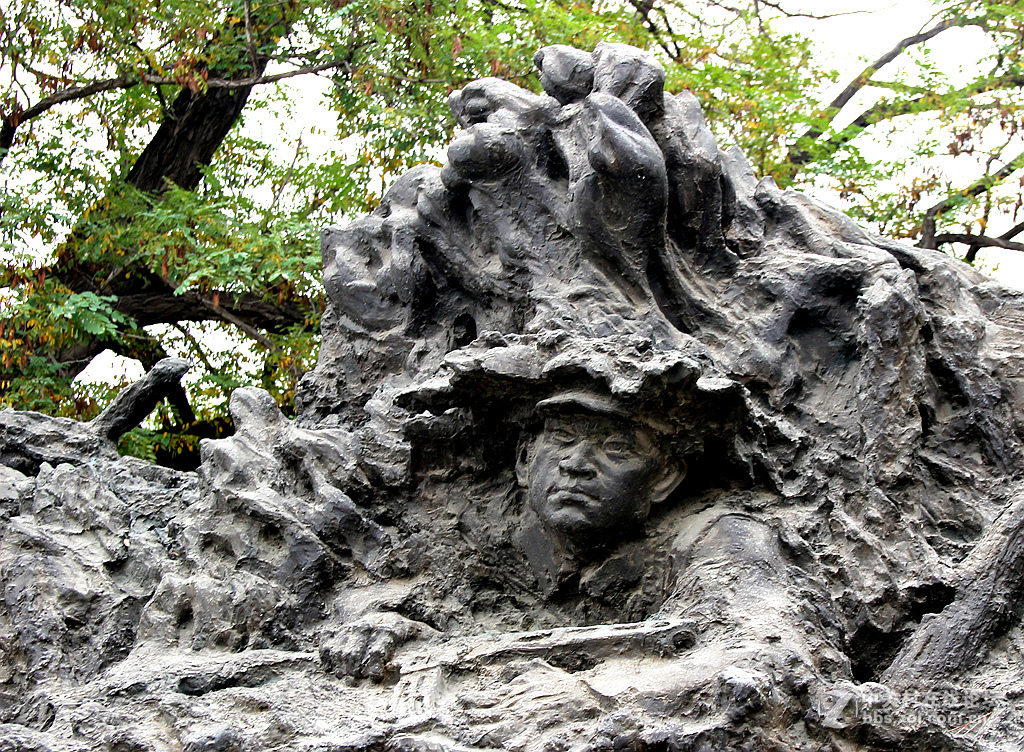 沈阳抗美援朝烈士陵园。烈士英灵永垂不朽！千秋万代与日月争辉！