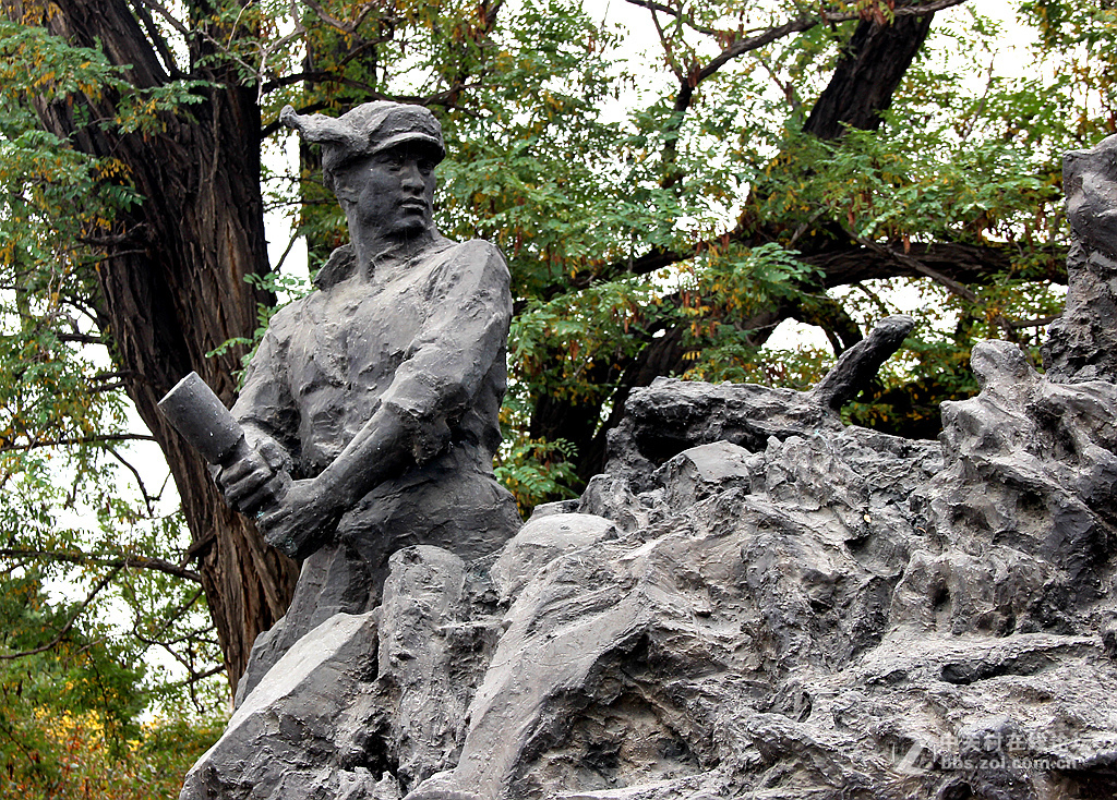 沈阳抗美援朝烈士陵园。烈士英灵永垂不朽！千秋万代与日月争辉！