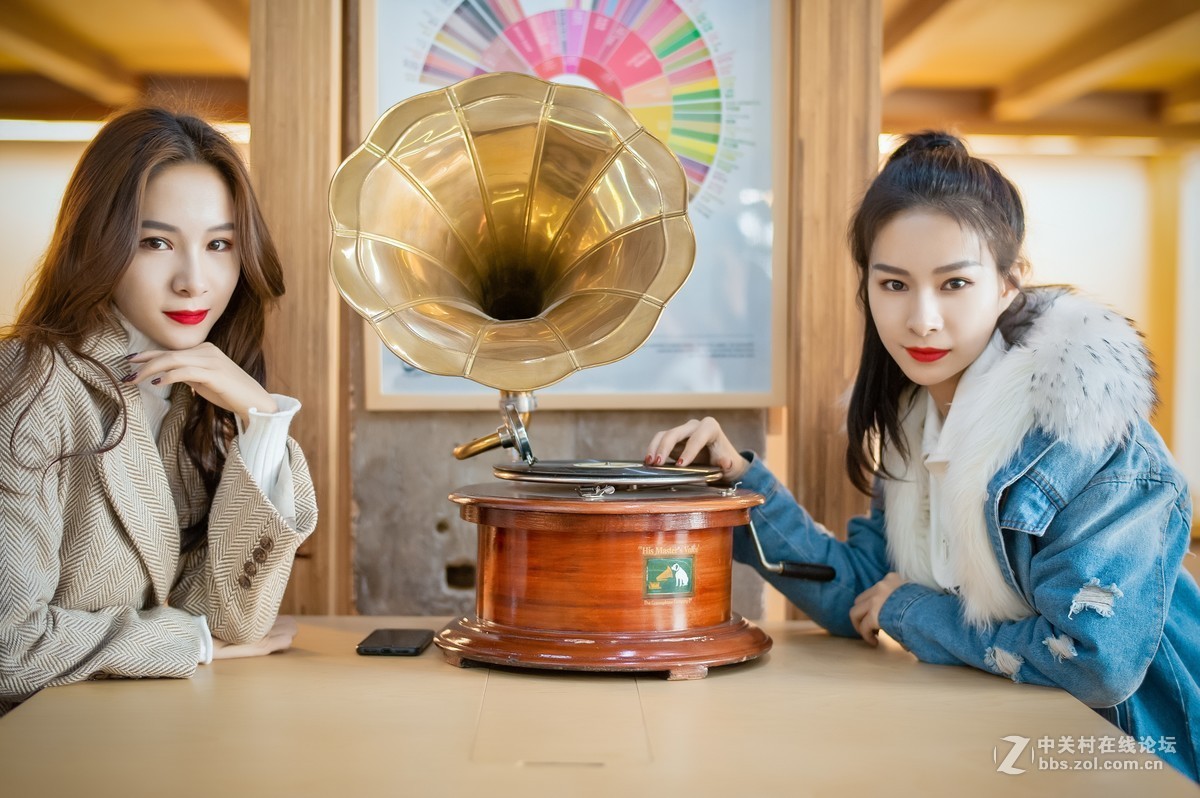 #抓住阳光来作画#  美丽双生花