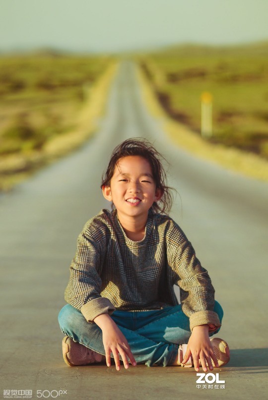 A77M2+100/2.8拍儿童