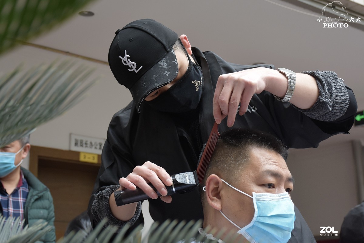 战“疫”一线（之三）——义务理发服务队