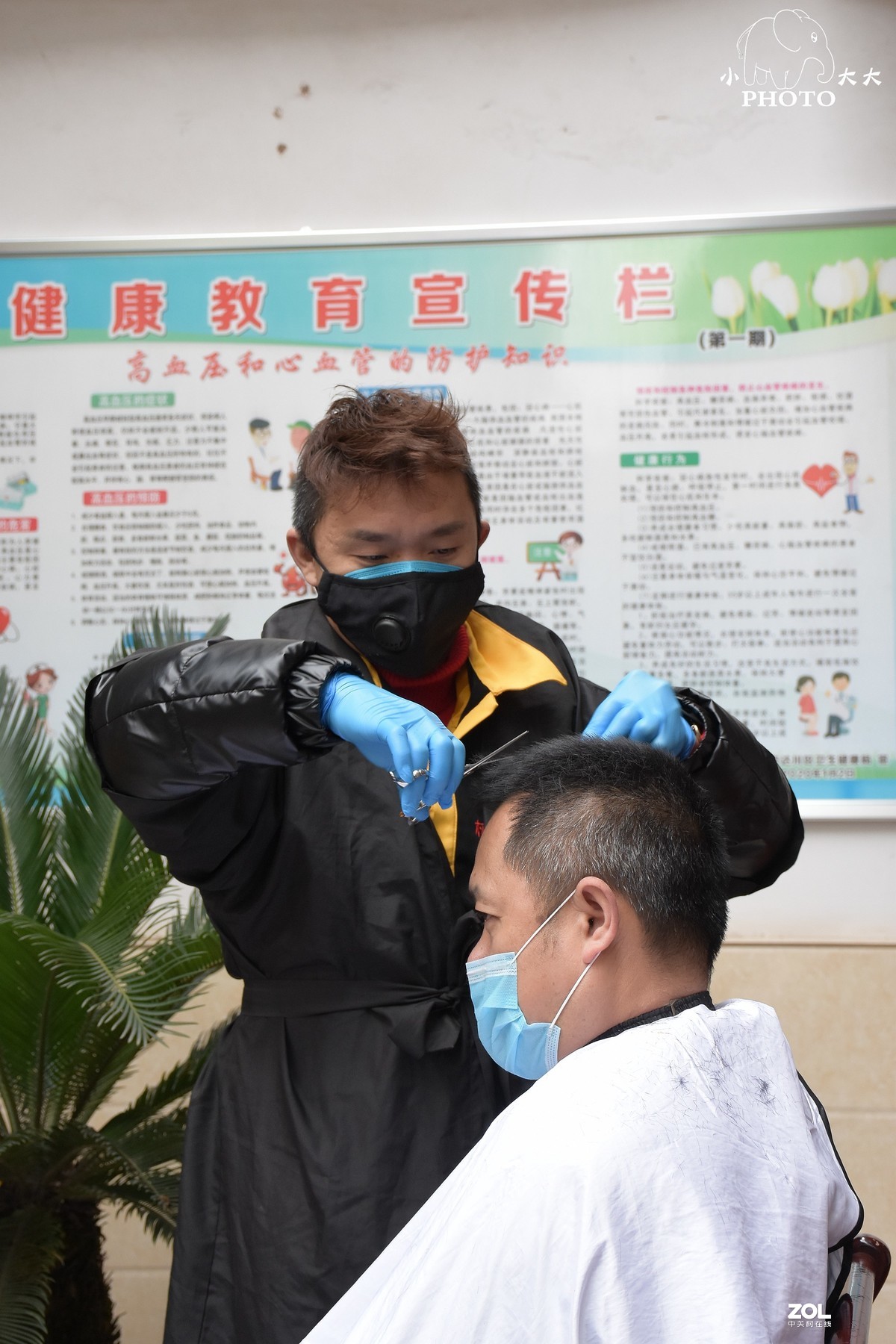 战“疫”一线（之三）——义务理发服务队