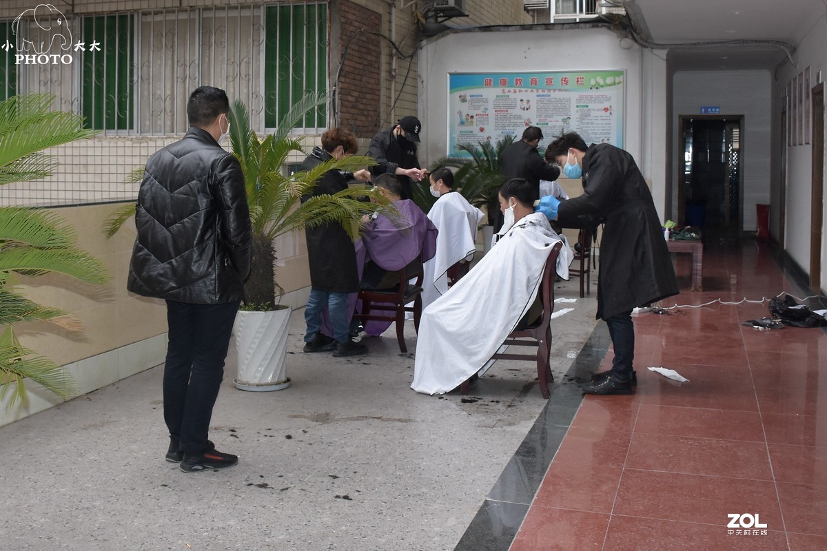 战“疫”一线（之三）——义务理发服务队