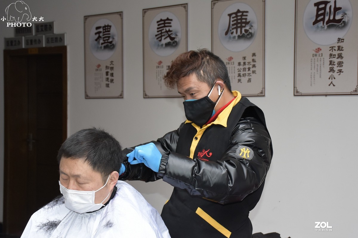 战“疫”一线（之三）——义务理发服务队