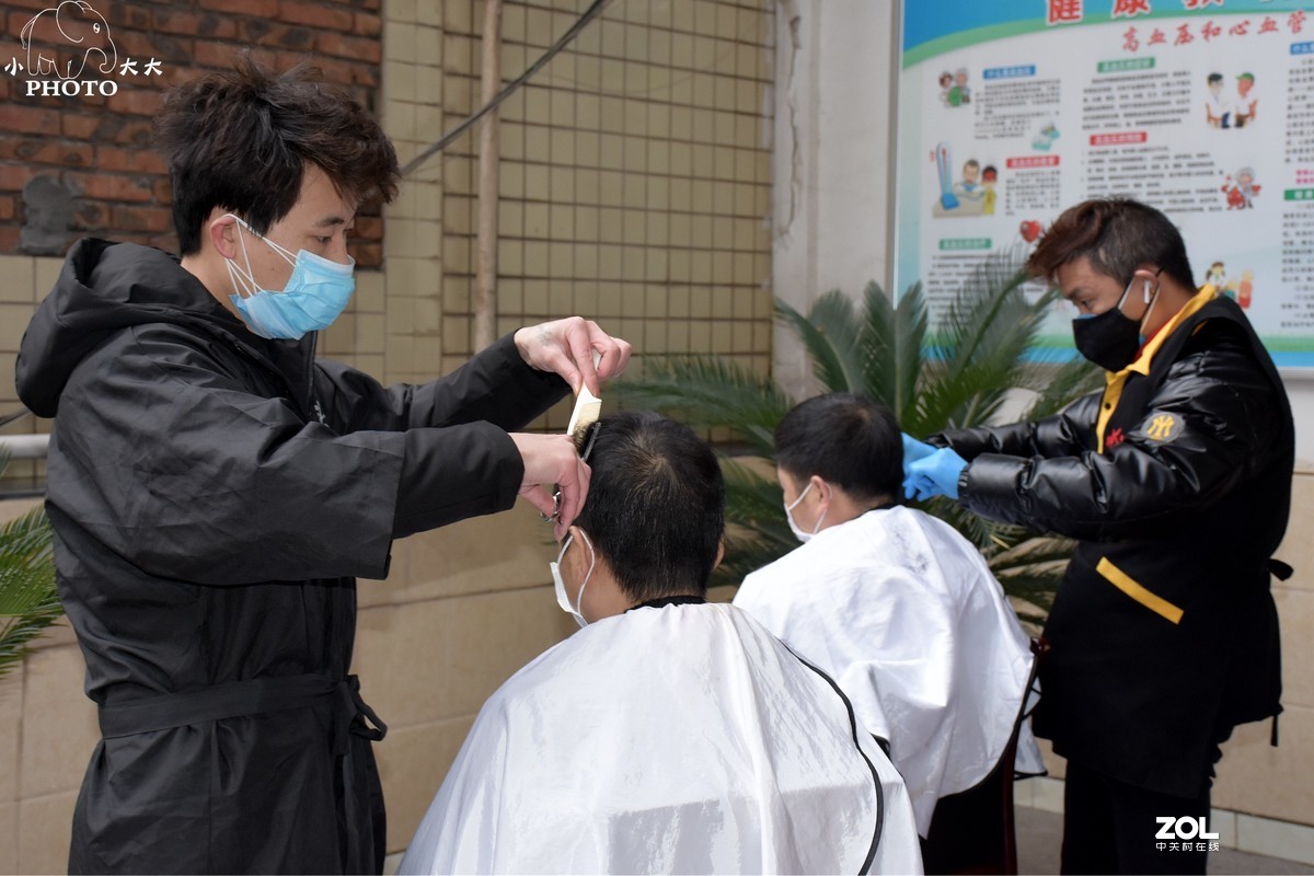 战“疫”一线（之三）——义务理发服务队