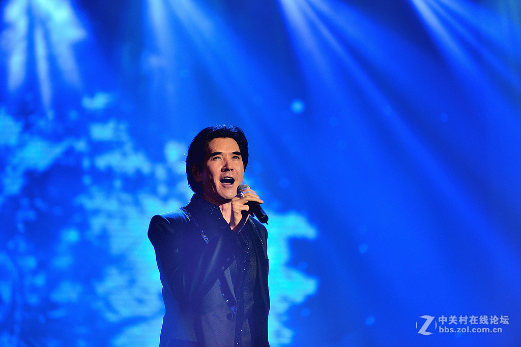 冬天里的一把火费翔南京演唱会