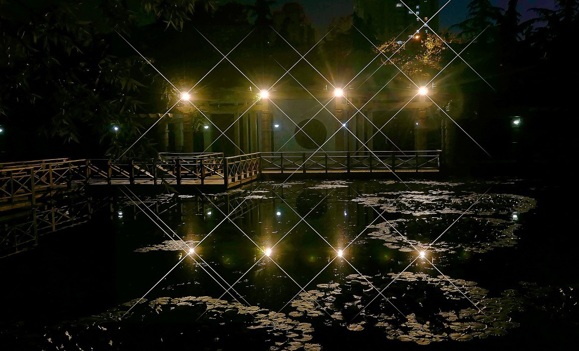 溜圈片《刀光剑影》就是对着一堆地灯瞎拍！也不知起个什么名字了！瞎起名