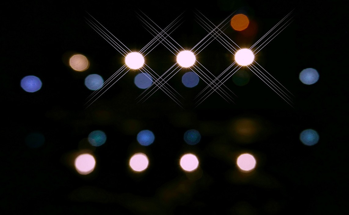 溜圈片《刀光剑影》就是对着一堆地灯瞎拍！也不知起个什么名字了！瞎起名