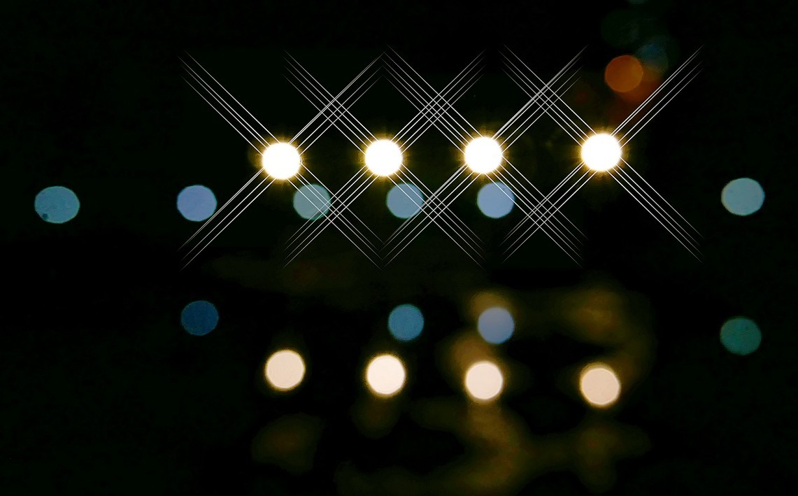 溜圈片《刀光剑影》就是对着一堆地灯瞎拍！也不知起个什么名字了！瞎起名