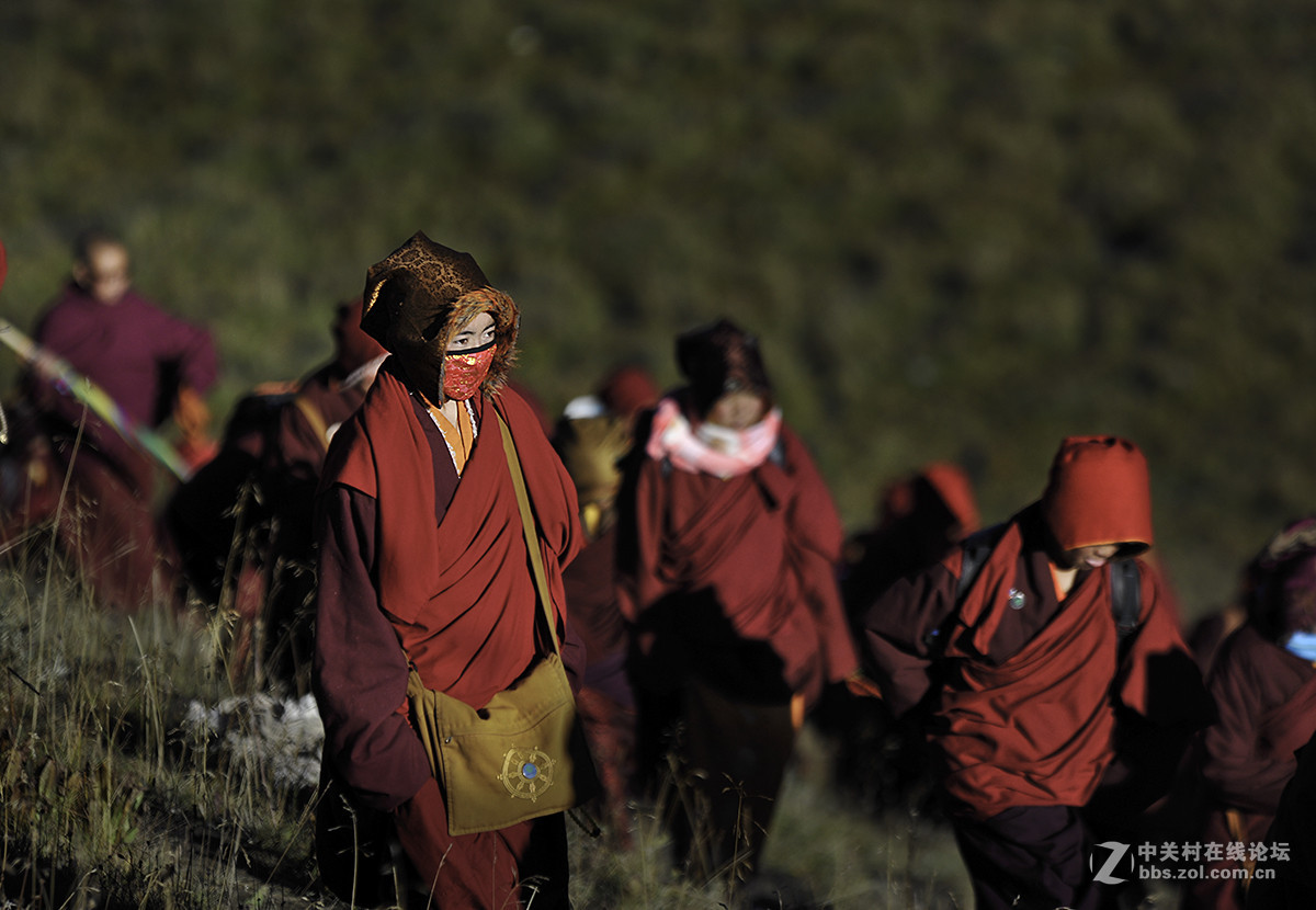 行走川藏线之一 。。。亚青寺