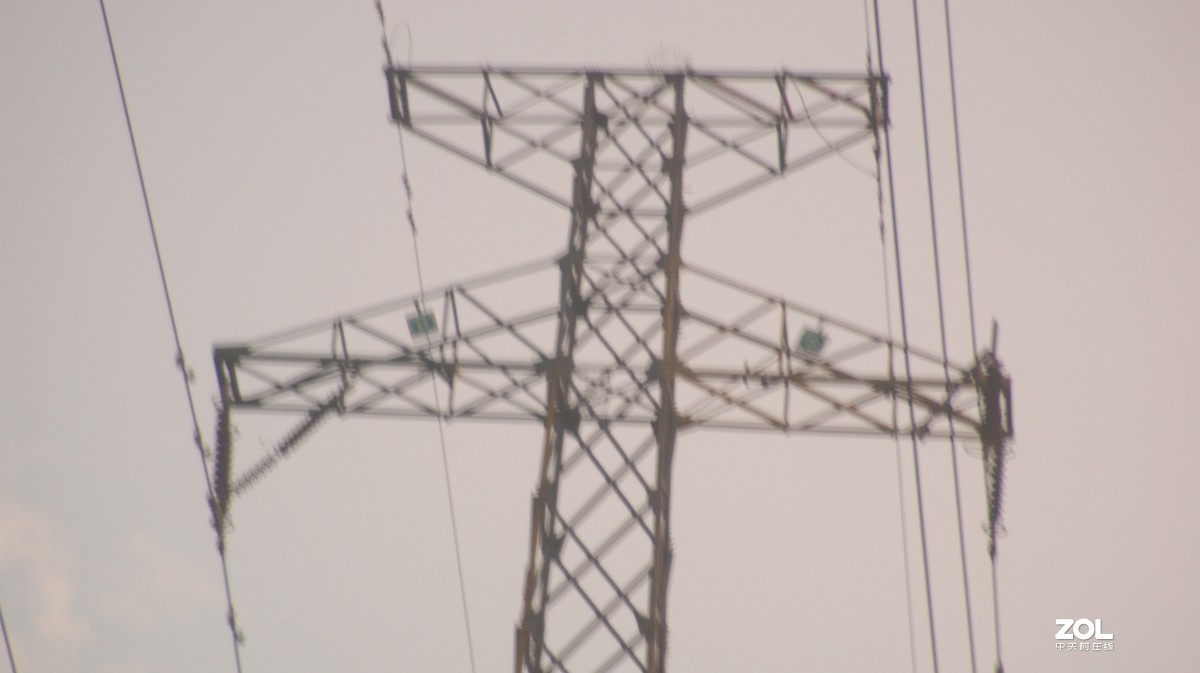 夜色下的《黑色路灯》